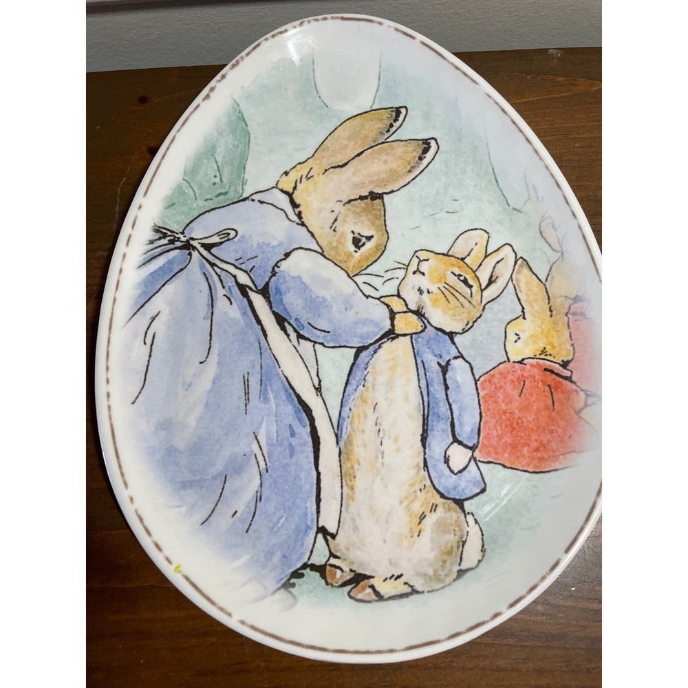 Pottery Barn Kids Peter Rabbit Melamine Egg Plates Set of 2 Easter Beatrix Potte - Picture 2 of 13